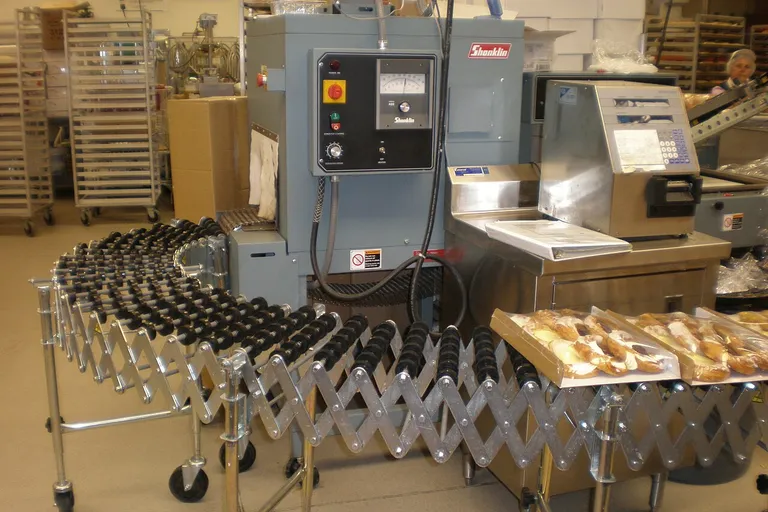 Automated bakery packaging line