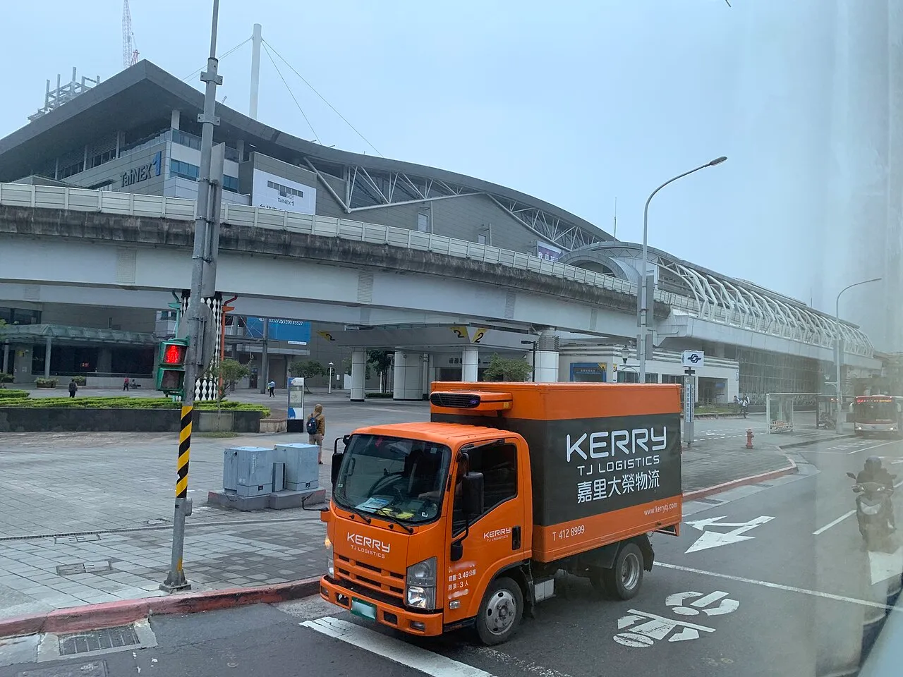 Taipei Nangang Exhibition Center Hall 1 and MRT station