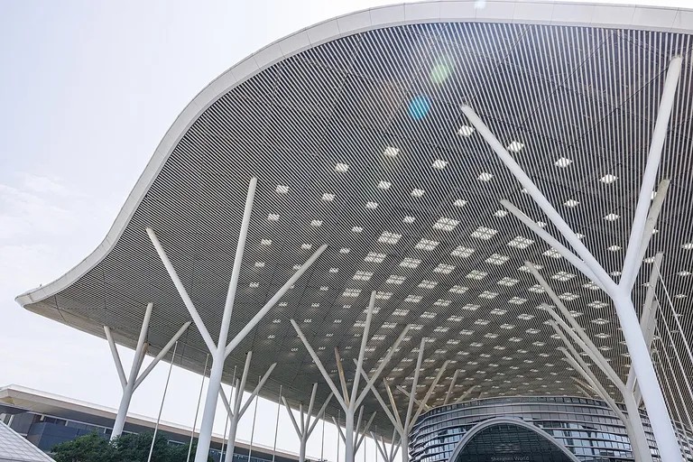 The roof and entrance hall of the Shenzhen World Exhibition and Convention Center in Bao'an